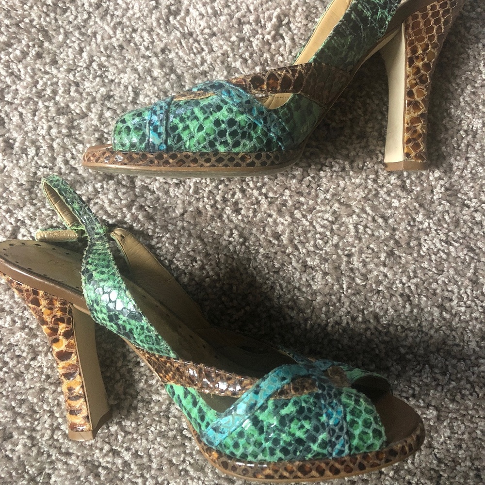 BCBGIRLS snakeskin embossed leather slingback pump - Picture 2 of 6